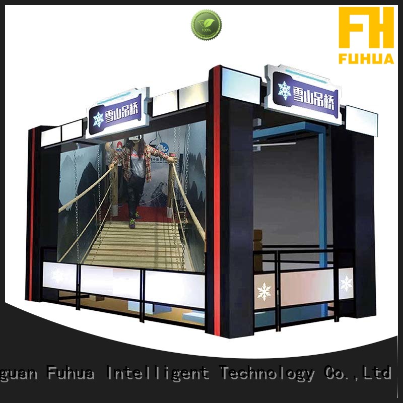 Attractive virtual reality bridge suspension different experience for aquariums