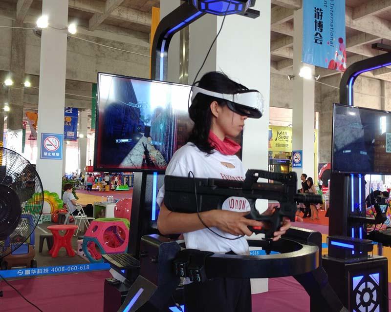 Fuhua Attractive virtual reality guns machine for cinema-1